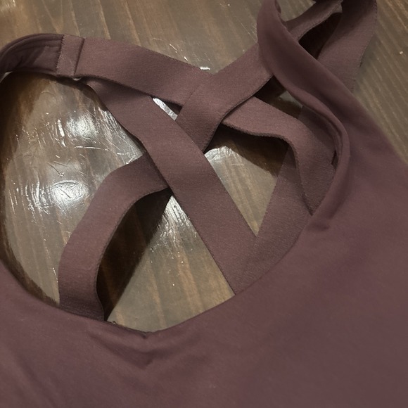 Lululemon NWT Weave-Back 36B, Burgundy , High Support Running NEW - Picture 4 of 6